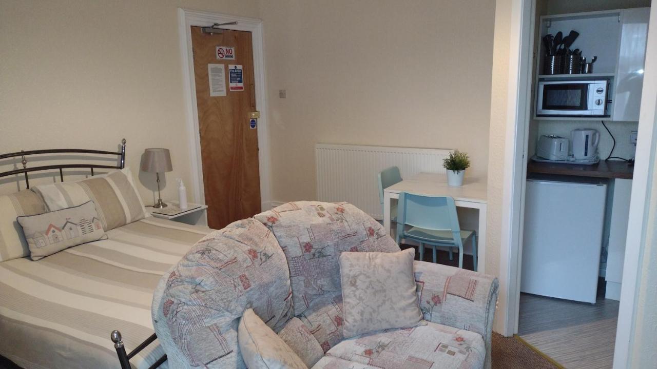 The Kathrene Apartment Fleetwood Bagian luar foto
