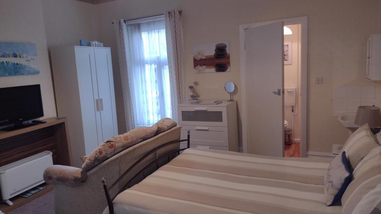 The Kathrene Apartment Fleetwood Bagian luar foto